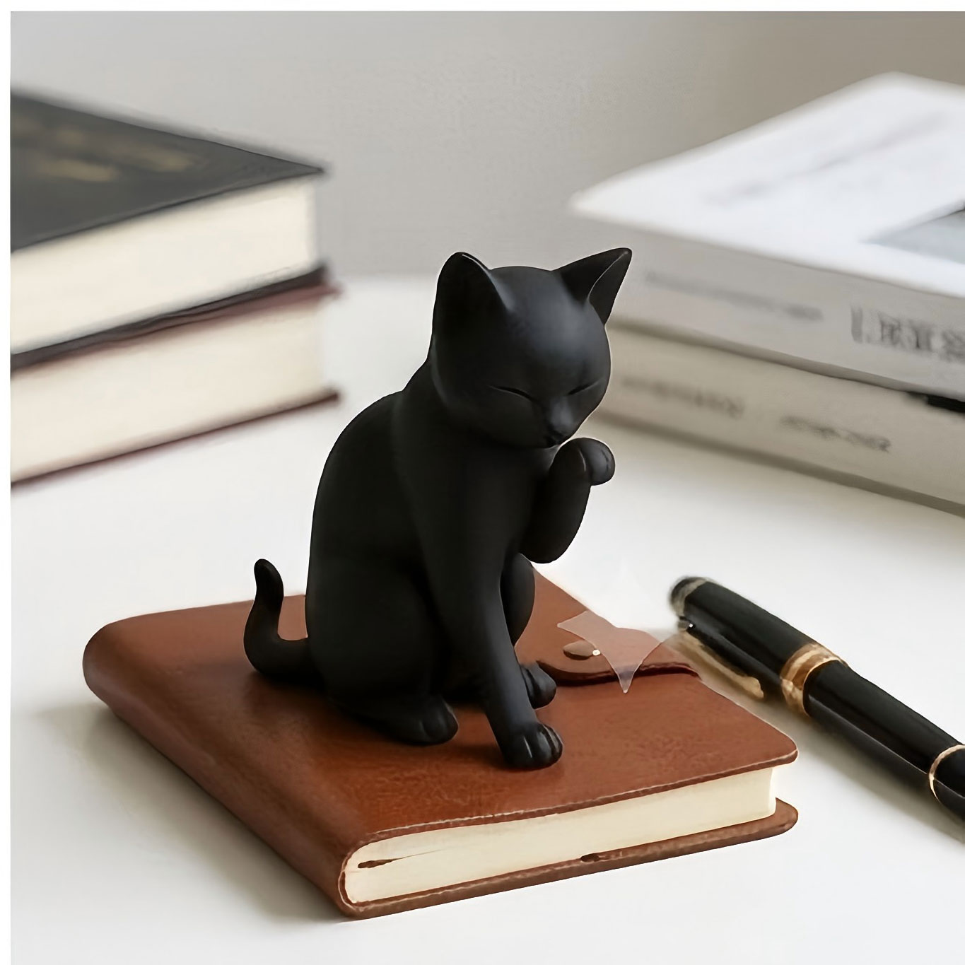 Grooming Cat Desk Decor 3D Min - Desk Setup Workspace recension och pris